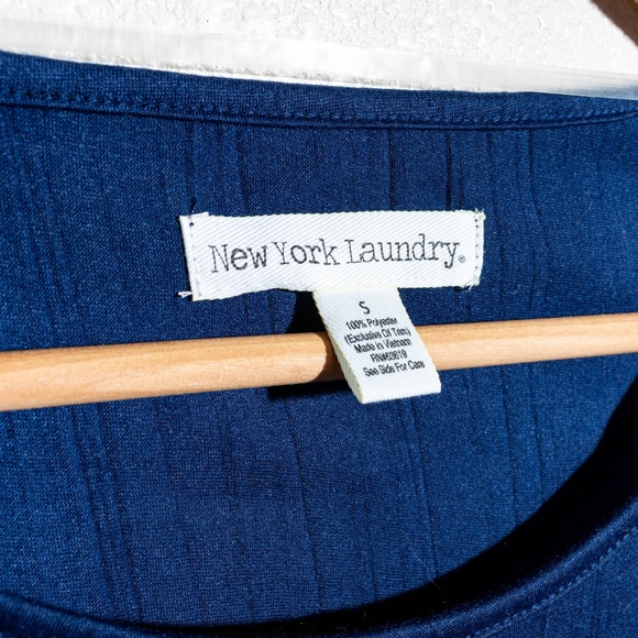 NWT New York Laundry Navy Blue Blouse - Picture 2 of 4